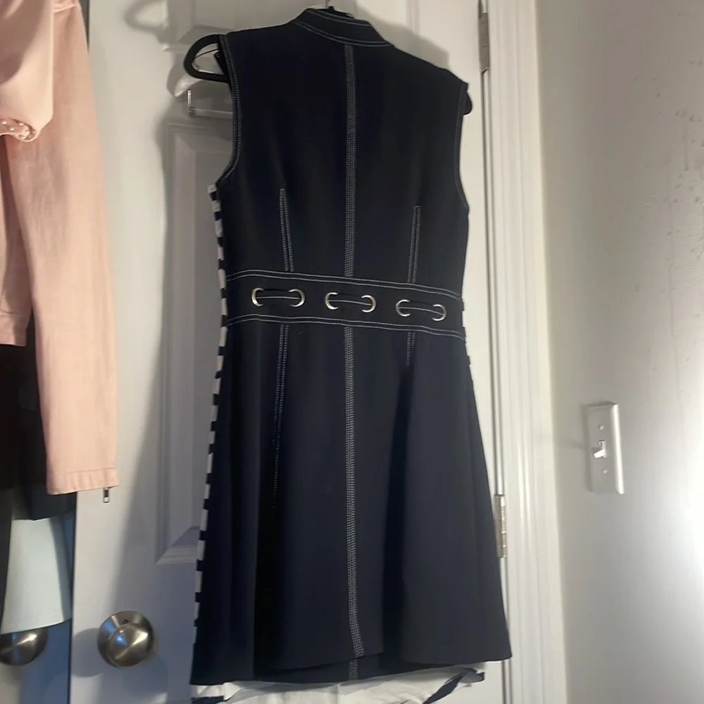 Veronica Beard navy dress size 4. Never worn with tags - Picture 4 of 5